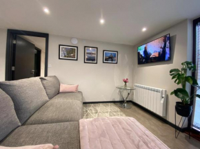 The Courtyard Apartment